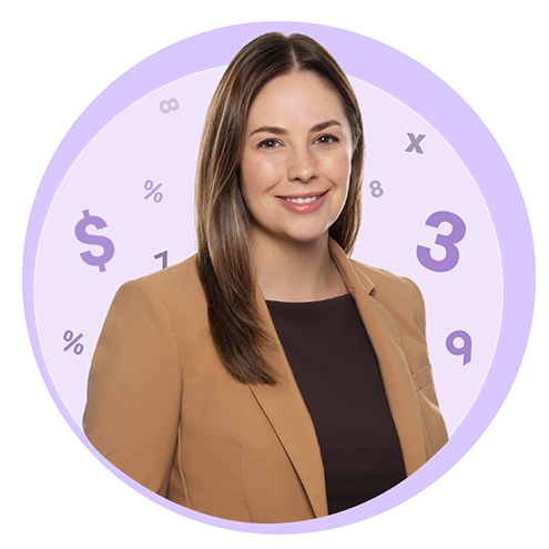 Portrait de notre syndic autorisé en insolvabilité, Kaitlin Verge, sur un fond de cercles violets et d'icônes numériques.